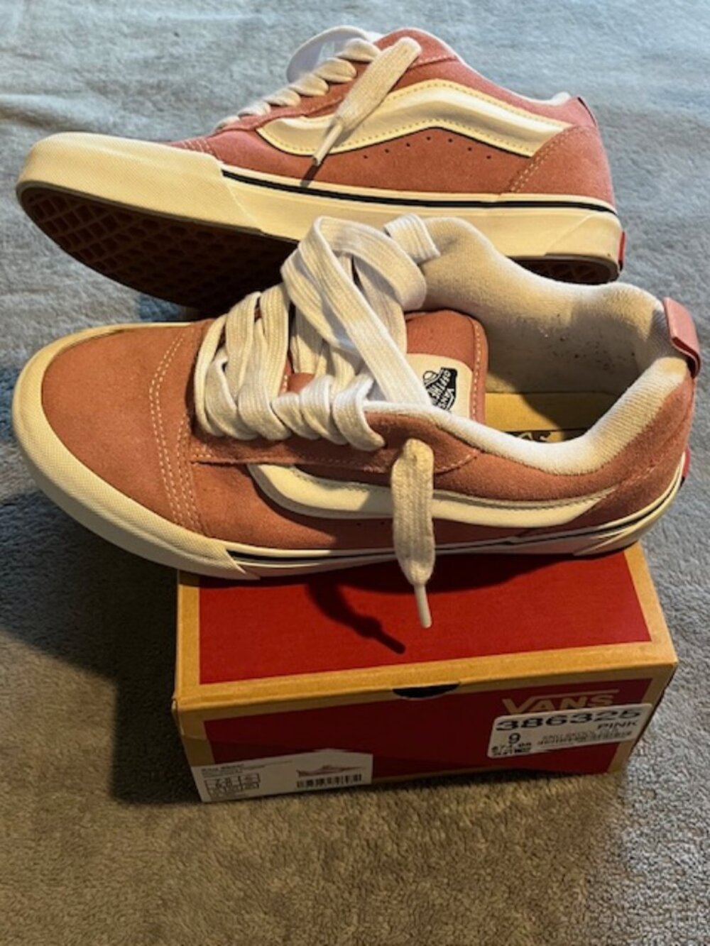Women's Vans Knu Skool Size 9